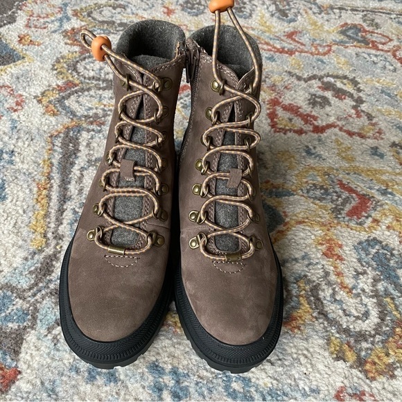 NWT Lucky Brand Eaven Combat Bootie in Falcon, Size 7.5 - Picture 4 of 8